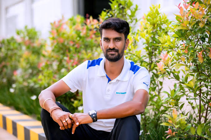 DoubtClear's tweet photo. Shri Anand Mallingavad, famous as the Lake Saviour because of his first  successful attempt at rejunvinating Kyalasanahalli Lake near Anekal single handedly in 45 days and more than 10 lakes till now.
                                                        #cleardoubt #cleared https://t.co/L6WEgOYK38