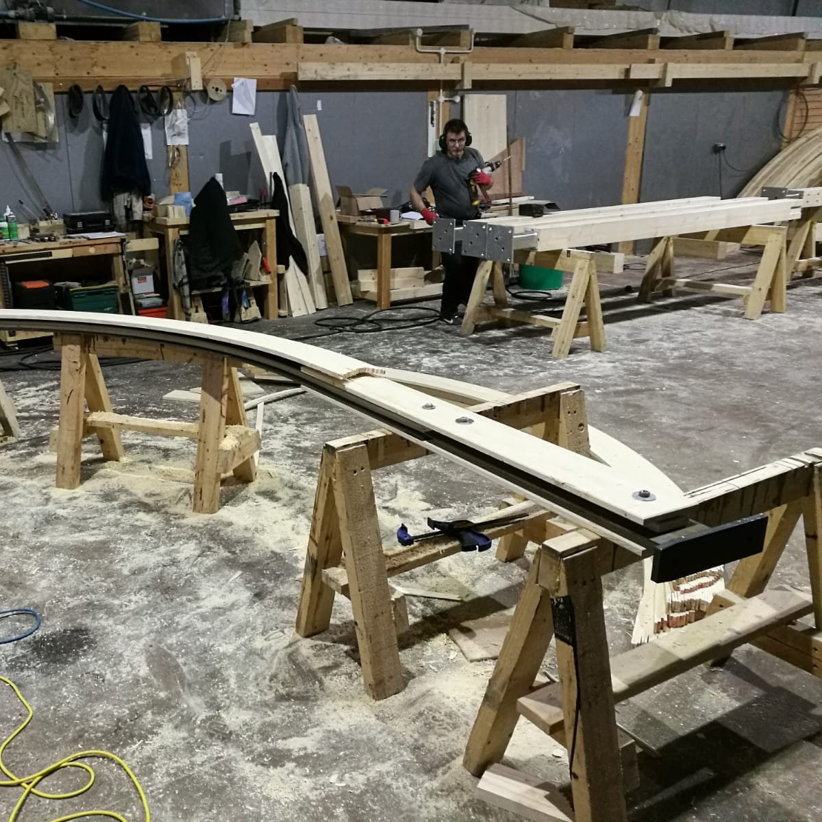 BucklandTimber's tweet photo. 5 years ago we were making quite an intricate structure for @pret Heathrow. Some serious curves there!

#glulamstructure #glulamconstruction #glulambuild #glulamtimber #glulambeams #timber https://t.co/40yhzW2beY