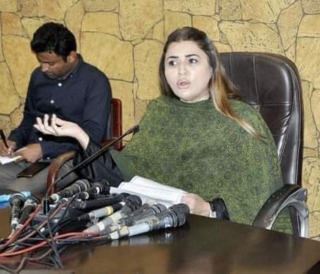ShahjahanMari's tweet photo. ترجمان پیپلز پارٹی پارلیمنٹیرینز ادي شازیہ مری کا بیان  
 عوام مہنگائی اور بیروزگاری سے پریشان ہے اور سلیکٹڈ وزیرِاعظم کو دوبارہ سلیکٹ ہونے کی فکر ہے، 
وزریرِاعظم کو مشین کے ذریعئے سلیکٹ ہونے کا شوق ہے مگر مسائل حل کرنے کی فکر نہیں، شازیہ مری 
@ShaziaAttaMarri @Anny_Marri https://t.co/j2c4Amn38p