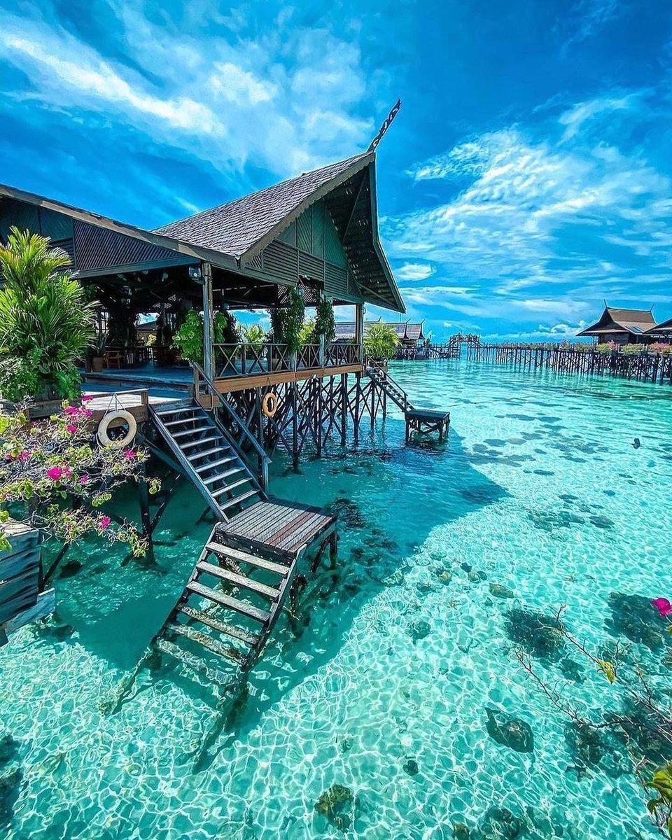 BestTravelPics's tweet photo. Malaysia has some of the most pristine crystal clear waters! https://t.co/qkCuuEjdz3