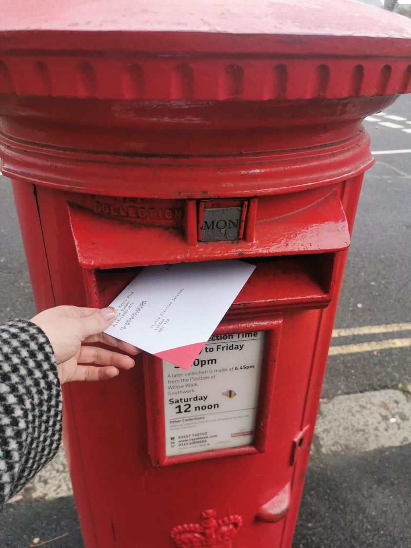 Our members are posting their ballots!
¡Nuestrxs miembrxs están enviando sus votos!
Have you posted yours, yet? Don't forget to drop us a line to let us know, and tag us and #NotGoodEnough in your ballot-posting photos! ✊
#VoteYesForStrikeAction #PayBallot #UNISON