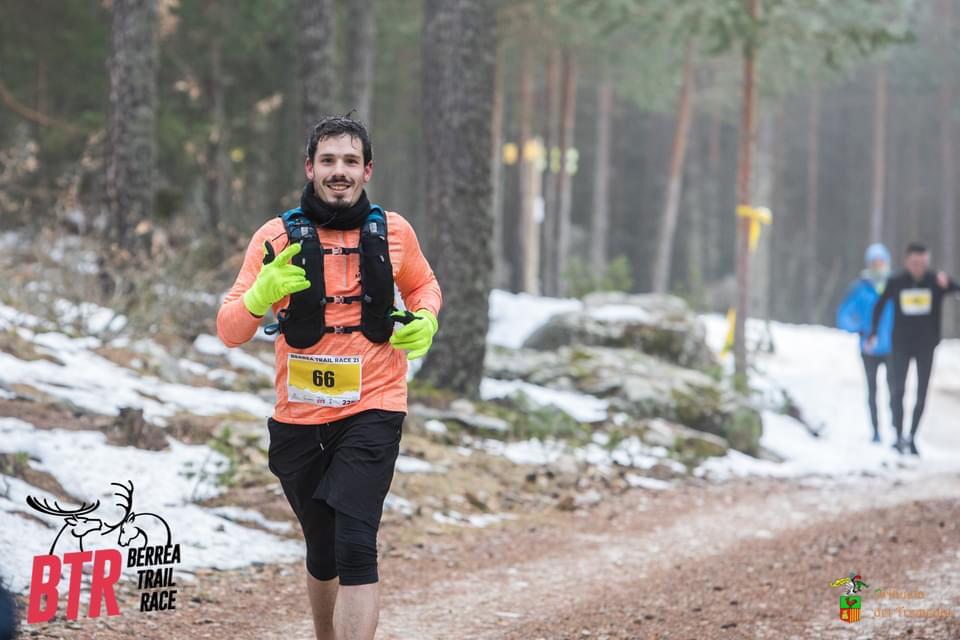 AdrianCabana's tweet photo. Gran carrera en #orihueladeltremedal. Disfrutando como un niño pequeño!! Tercera carrera y mejores expectativas no se pueden tener. Pensando ya en la temporada que viene!! #therocketteam https://t.co/jzFdVaD1cd