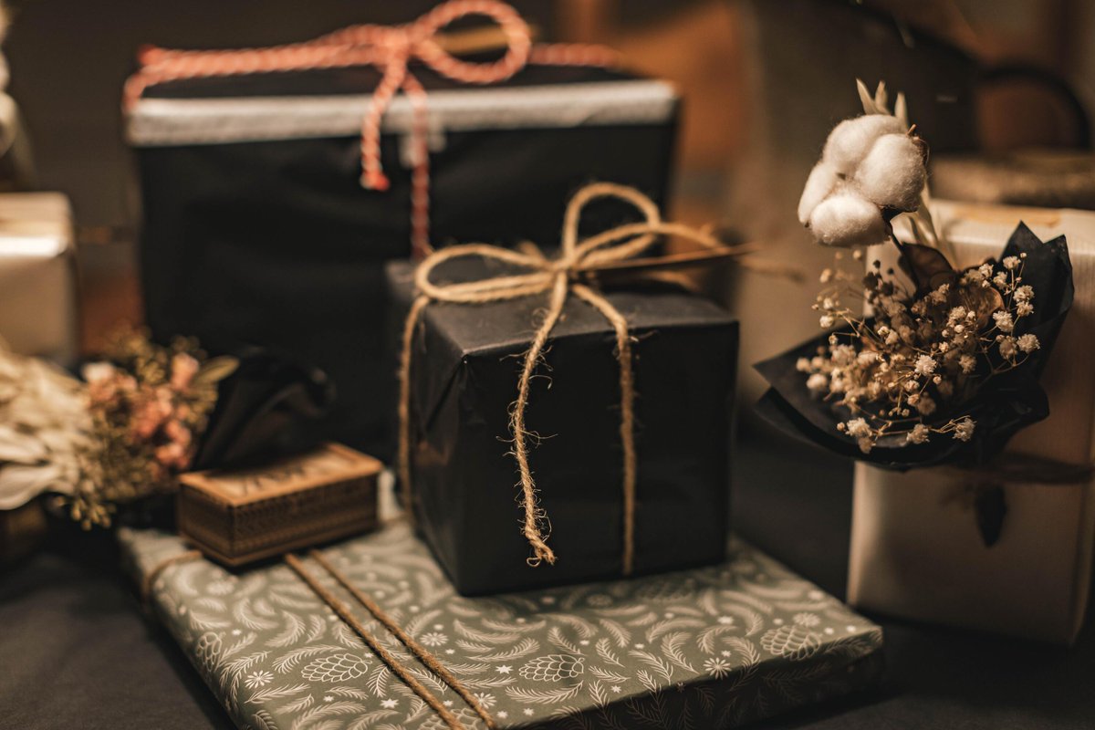 prodextreme's tweet photo. Une fois les réponses aux questions précédentes trouvées, il y a d’autres points sur lesquels vous devez vous pencher et qui vous aideront à faire de votre choix de #cadeaux corporatifs, LE cadeau corporatif pour vous #SortirDuLot. 🎁

👉  https://t.co/ClELwpqeZh https://t.co/6opM6aIqHl