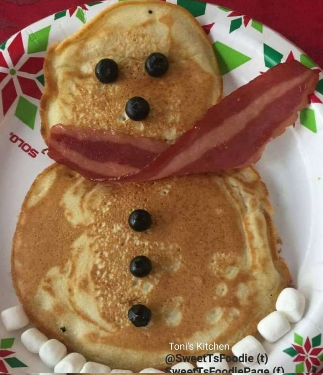 SweetTsFoodie's tweet photo. Foodies! I am sharing a pic of my Sister Toni's Snowman #Pancakes
Super cute! *tip, you can use blueberries, raisins, or chocolate chips. ⛄❄ #SnowmanPancakes

#HolidayRecipes #holidaybreakfast #TonisKitchen #Christmasrecipes https://t.co/7UGvFqisXR