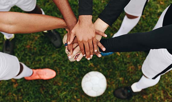 De provincie Noord-Holland stelt €75.000 euro beschikbaar voor sportclubs die willen werken aan een positieve en inclusieve sportcultuur. Denk aan scholingen, workshops, inspiratiesessies en begeleidingstrajecten. Meer info: bit.ly/324yT0i