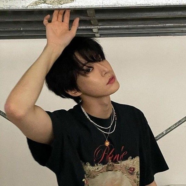 ⠀         
              
                    LATRELL ( PITO ).
            new acc but not new to rp, 
           retweet and like to be moots.
    
⠀