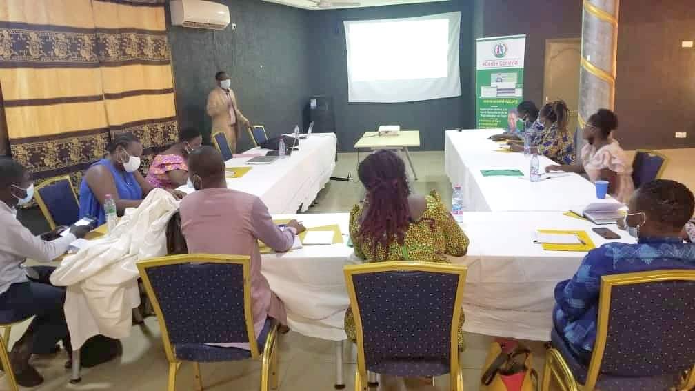eConvivial_tg's tweet photo. Le personnel #Teleconseiller de la plateforme @eConvivial_tg en atelier de formation de trois jours sur la #COVID_19. Ceci s'inscrit dans le cadre du déploiement d'une grande #campagne_numérique sur COVID-19. Les formateurs sont tous issues du Ministère de la Santé. https://t.co/Knm3JVqvpI