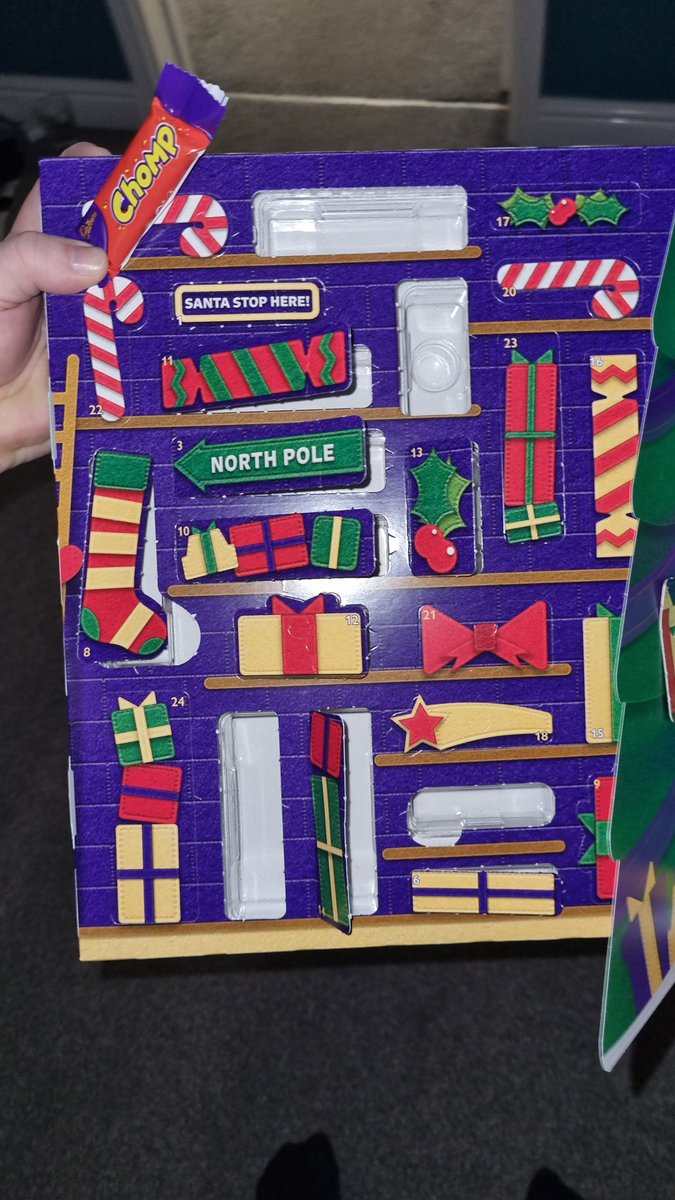 MikeRyan772's tweet photo. @CadburyUK What's happening with this calender! Had 7 Chomps in 14day! https://t.co/5YbhDhrZyE