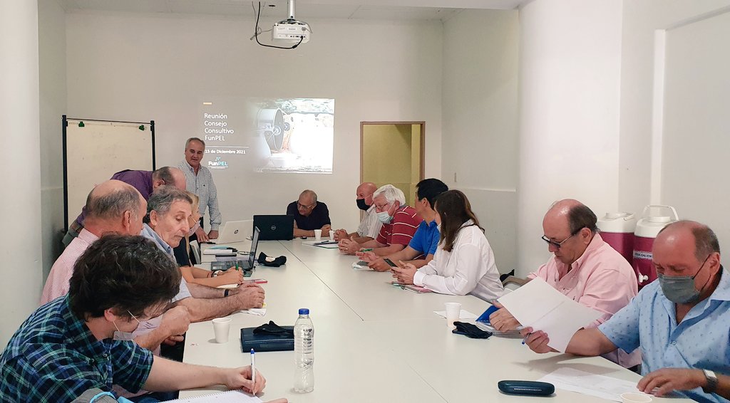 fun_pel's tweet photo. #AHORA 🙌🏻
Cerramos el año junto al #ConsejoConsultivo de #FunPEL, con un encuentro en #INTAOliveros. https://t.co/UjDyvqSg5s