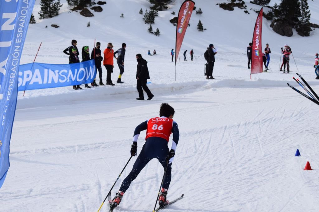 EEEsquí tweet media