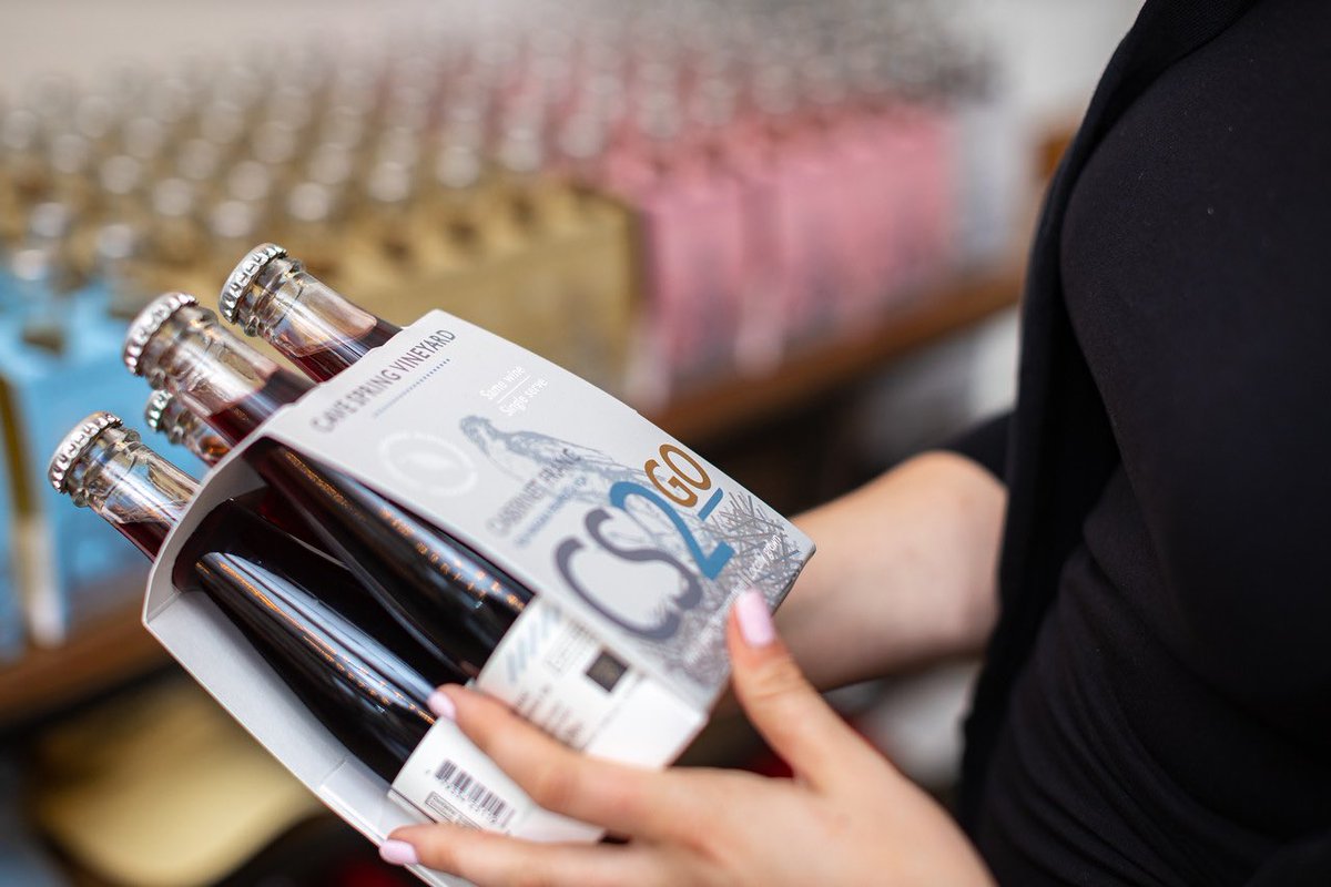 CaveSpring's tweet photo. Don’t want to overindulge during the holidays? Stock up on our 2GO four packs. Cab Franc, Rosé, Pinot Gris and Riesling Dry. Individual 200 ml bottles for a fresh glass every night. These single-serve minis are super when you want to limit your intake. #cavein #singleserve https://t.co/GgFpCBPUIh