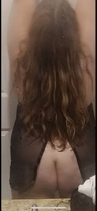 Happy Hump Day!  See me actually get humped at https://t.co/PO0SeSak6I   #NamoraMinx #bigbooty #bbw #longhair<a href="/tag/humpday"class="tags"><span>#humpday</span></a><a href="/tag/butt"class="tags"><span>#butt</span></a><a href="/tag/longhair"class="tags"><span>#longhair</span></a><a href="/tag/bbw"class="tags"><span>#bbw</span></a><a href="/tag/bigbooty"class="tags"><span>#bigbooty</span></a><a href="/tag/milf"class="tags"><span>#milf</span></a>