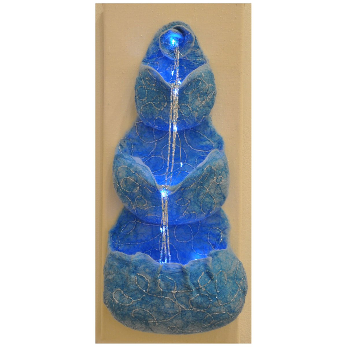 PierArtsCentre's tweet photo. For day 15 of our Virtual Advent, here's Blue Cascade by Mary Smith
#PierArtsCentre #Orkney #art #VirtualAdvent https://t.co/V6Pvm2961k