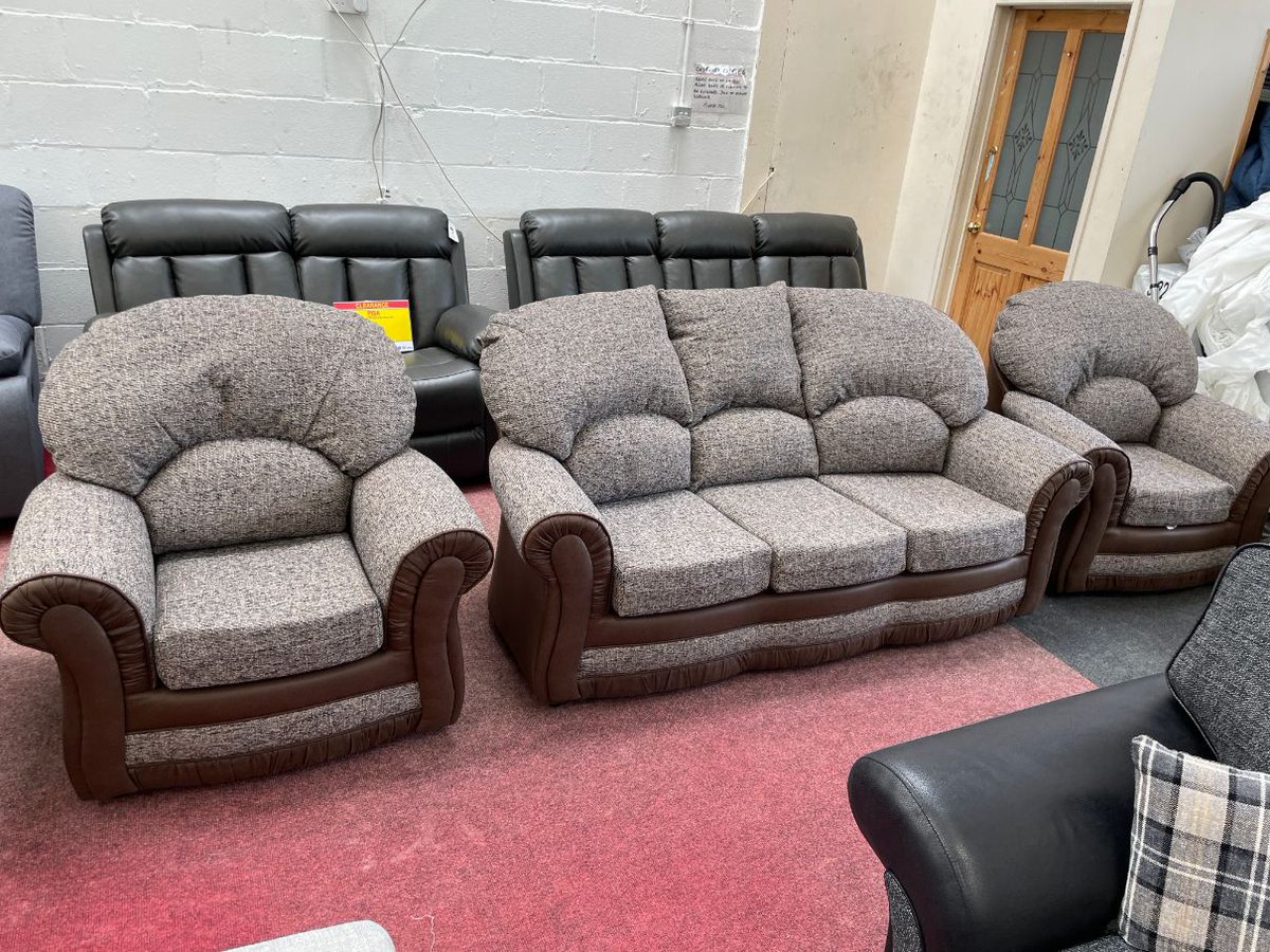 Another set ready for immediate delivery!
Just £999 for 3 + 1 + 1!

Sizes and details in the link below!
aintreesofas.com/product/debora…