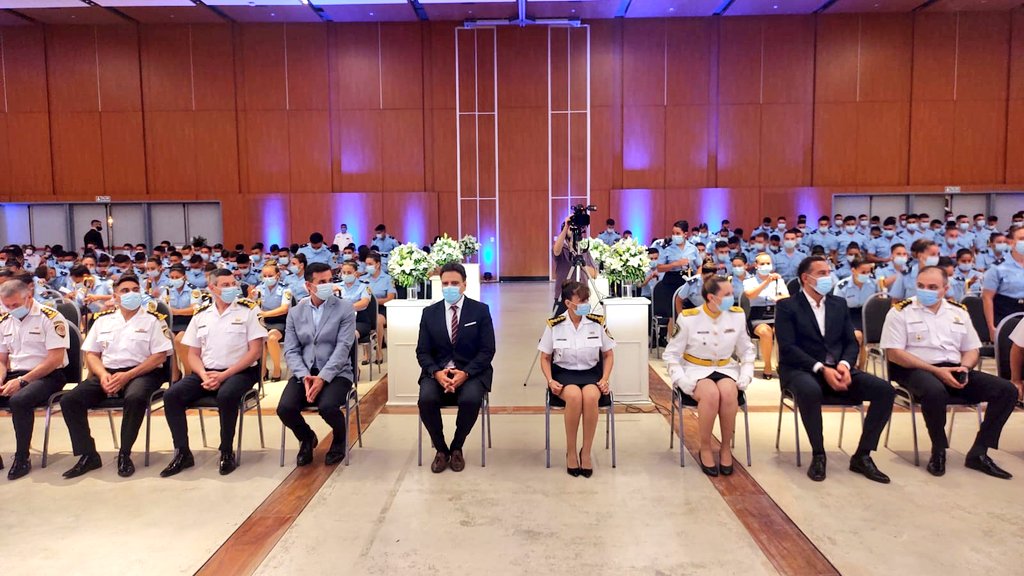 miguelsiciliano's tweet photo. En representación de @MuniCba, acompañamos al Ministro de Seguridad y a la Jefa de Policía de @gobdecordoba y a l@s egresad@s de la Escuela de Policía Gral San Martín de la promoción LXVIII. Es un gusto poder acompañar a quienes a partir de hoy son Policías en nuestra provincia. https://t.co/fgRl4Urxsv