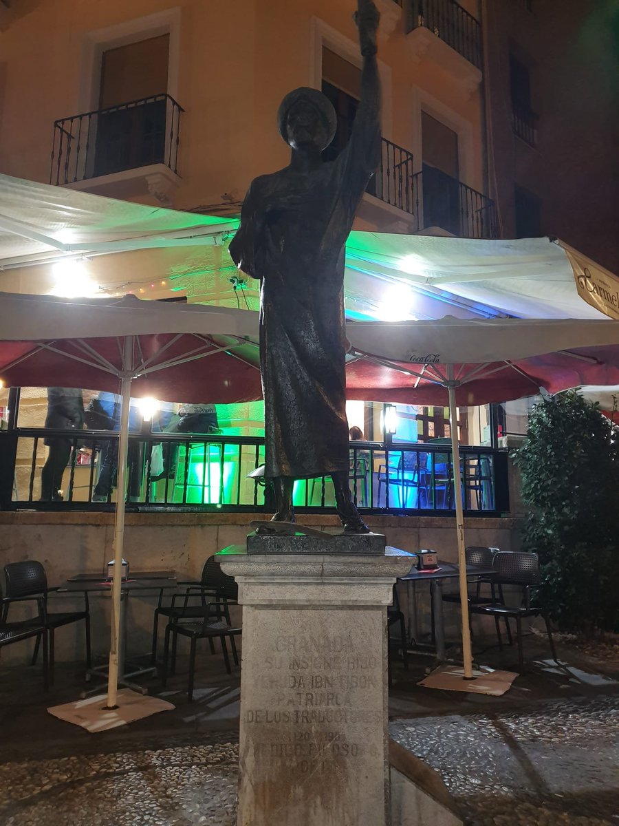 baetis77's tweet photo. Por cierto,hablando de judíos andalusíes,en Granada tenemos una estatua dedicada a Yehuda Ibn Tibon, pero ¿Quién es este personaje? pues este fue un importante traductor de obras árabes al hebreo,además de ser médico y filósofo. Debió huir de su ciudad natal por el acoso almohade https://t.co/IguVFqbw1h