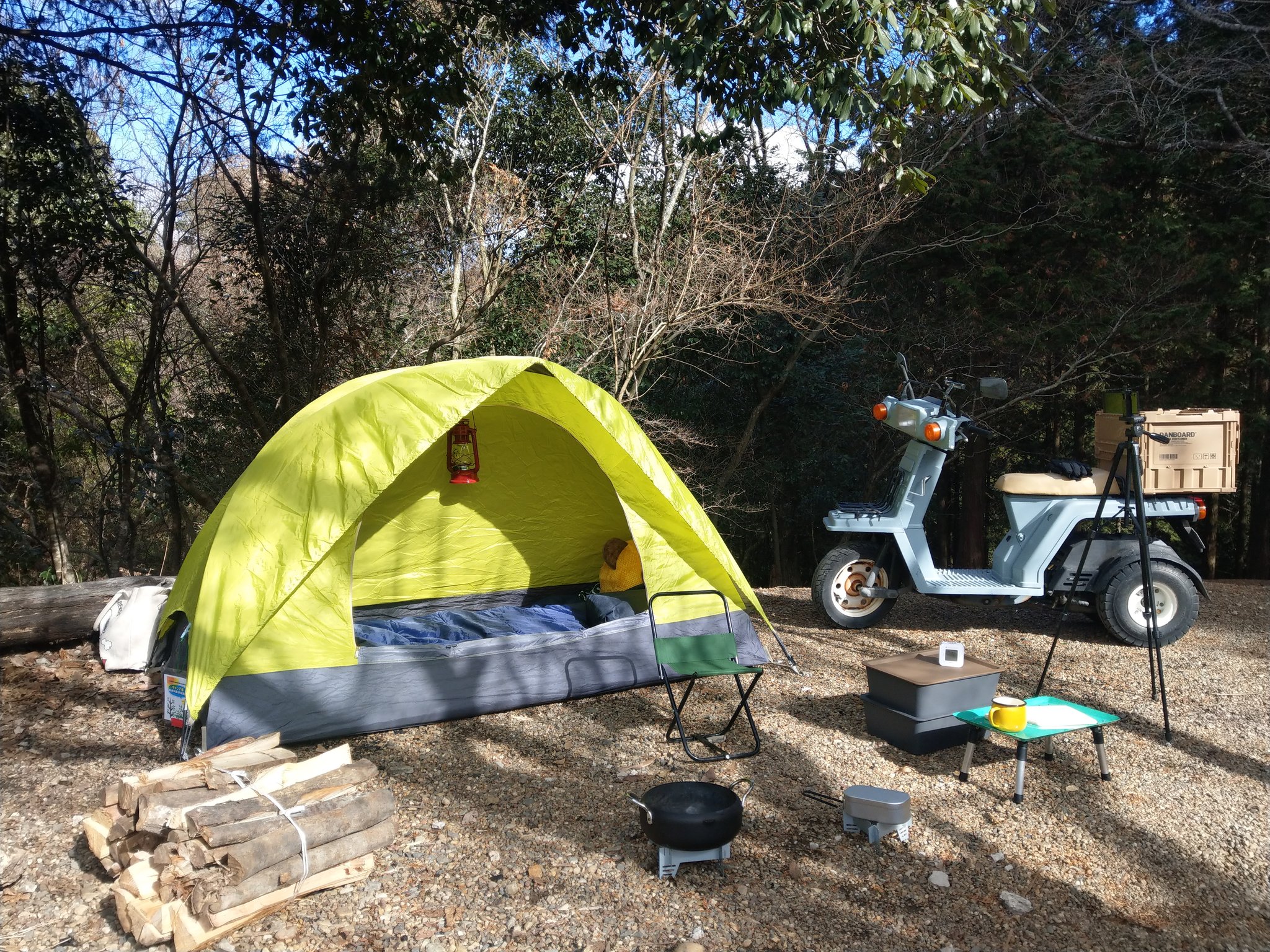 ワン公 原付きでキャンプ行きまくりの楽しい一年でした 来年もいっぱいキャンプ行きてぇ お気に入りのキャンプ飯は ホットサンドとｔｋｇでした 来年は霜降り肉焼きたい 是非 ソロキャンプ 原付 スーパーカブ ジャイロx Bundok ロゴス
