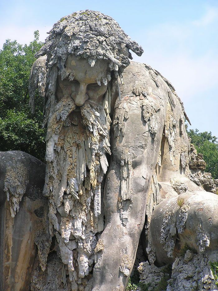 AngelsWhisperr's tweet photo. Giant 16th century sculpture in Florence, Italy https://t.co/z9DEDVc5PO