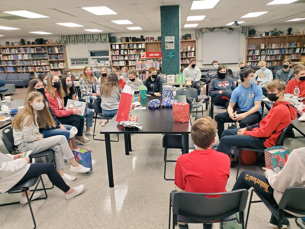 We had a great time at our Christmas Party this morning with our hot cocoa bar and white elephant! Have a Merry Christmas BG!🎄🎁 #BobcatProud <a href="/Kyle_BrackBG/">Kyle</a> <a href="/DanBlackBGCS/">Dan Black</a> @francis_scruci