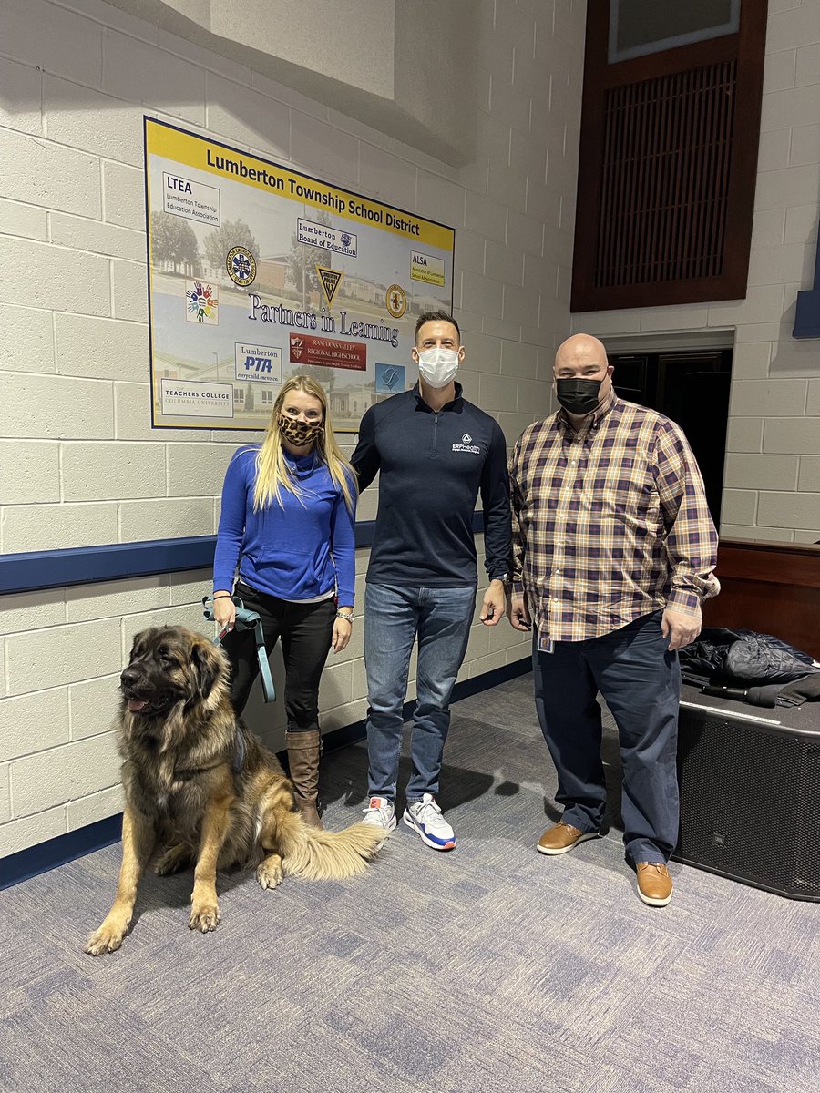 BCRiverfront's tweet photo. At LMS yesterday with Eric Gremminger speaking to the middle schoolers. Eric gave a great presentation telling his story and emphasizing the importance of setting goals, connecting with good people around you, and participating in hobbies and activities that make you happy! https://t.co/G21JPJdcci