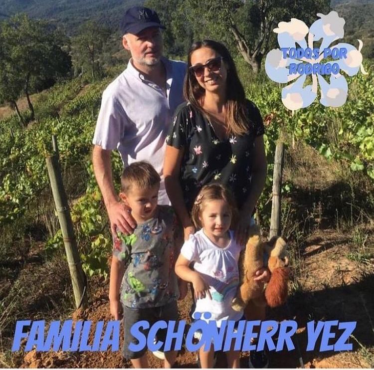lyubayez's tweet photo. Este sábado se rifan más de 70 premios en beneficio de nuestra familia por el grave accidente cerebrovascular hemorrágico de mi marido. A todos nos cambió la vida en un pestañeo. Ayúdanos con un número a $2000. IG @todosporodrigo
todosporodrigocspn@gmail.com ¡Gracias! https://t.co/ElUaLFHEcr