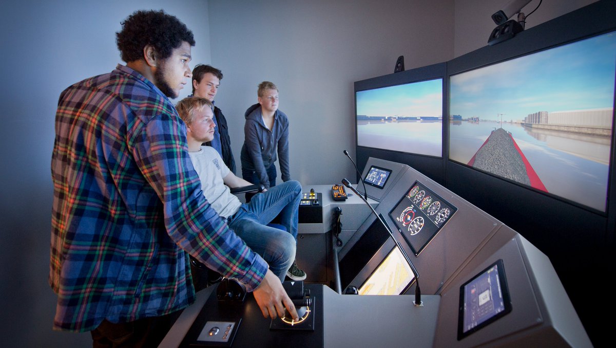 EUSDR's tweet image. Financed by 
@EUErasmusPlus
, COMPETING Project contributes to solving the shortage of qualified personnel &amp;amp; harmonized education standards for IWT sector in the #DanubeRegion. 
Find more: navigation.danube-region.eu/competence-bas… and here: iwt-competencies.eu 
@UA_EUSDR