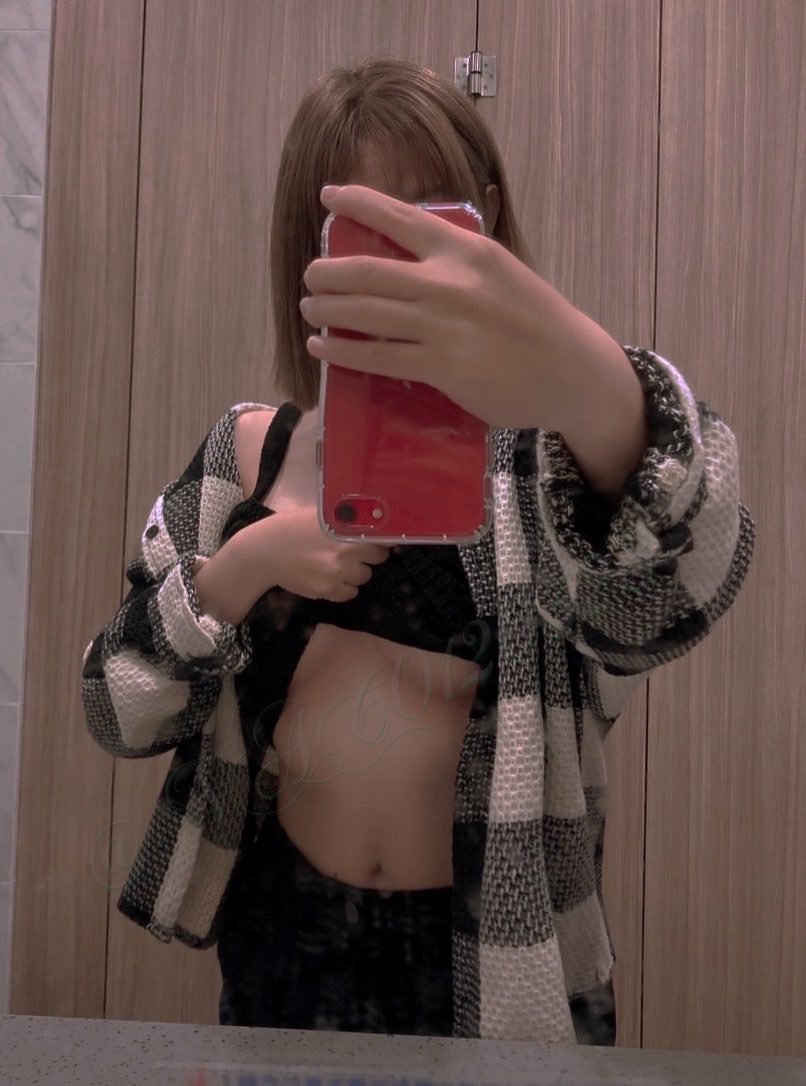 下班前跑來廁所偷拍一下😈 https://t.co/wGu2cMoXBw