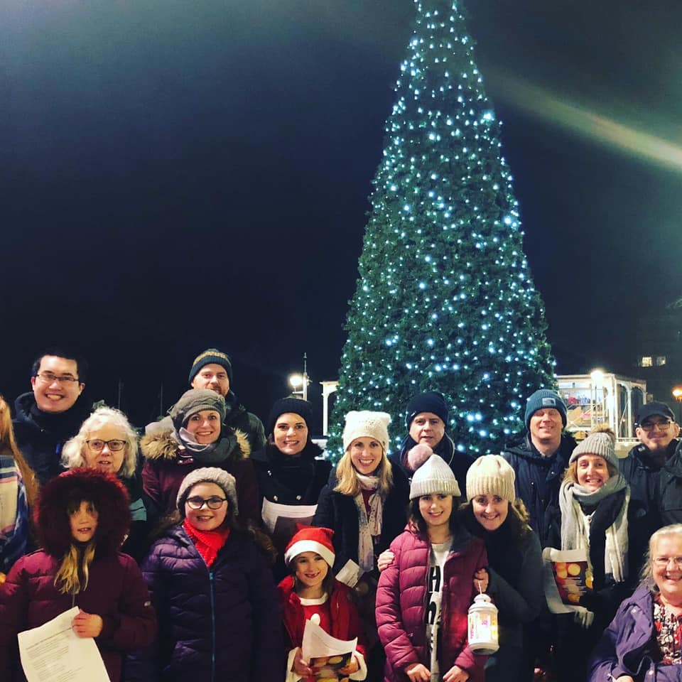 MermaidQuay's tweet photo. We’ve got a real festive treat for you this evening. The Bay Church will be singing Christmas carols in Tacoma Square from 6:30 to 7:00. It’s going to be magical! https://t.co/DzC5TJHrWe