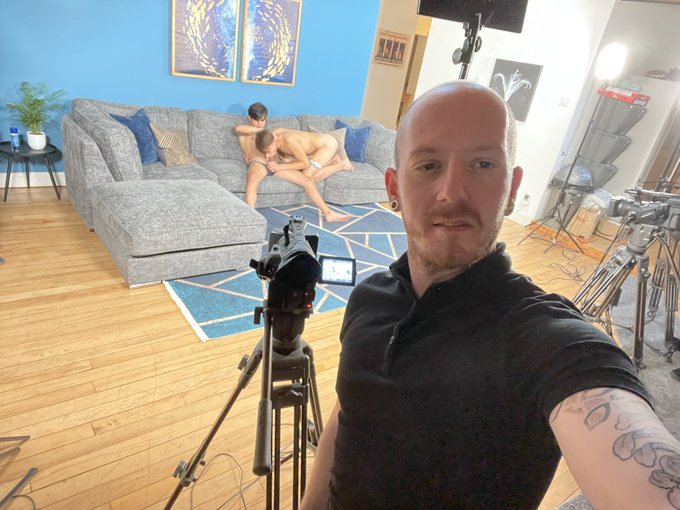 Oh hey it’s @JacobMoonXXXX & @FlecosCaydenXXX on set with me today for @BlakeMasonUK ? https://t.co/