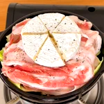 とっても美味しそう!カマンベールチーズを丸ごと一個使った「鍋」レシピ!