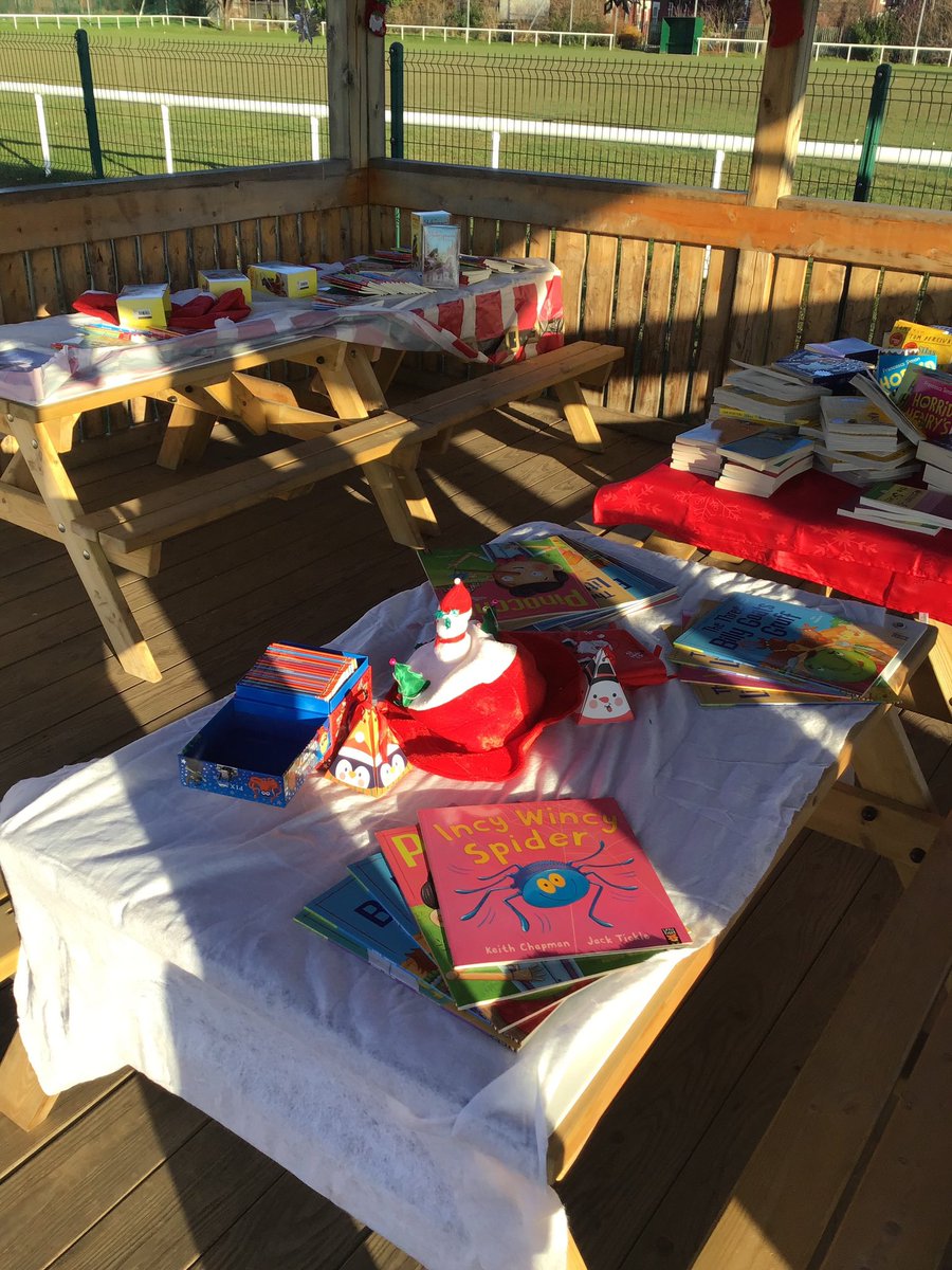 RHALeeds_EY's tweet photo. Santa arrived on his sleigh this morning and we went to see him in the outdoor classroom! All of the children received a story from Santa. It was magical ⭐️ https://t.co/OkZR3sDNiF