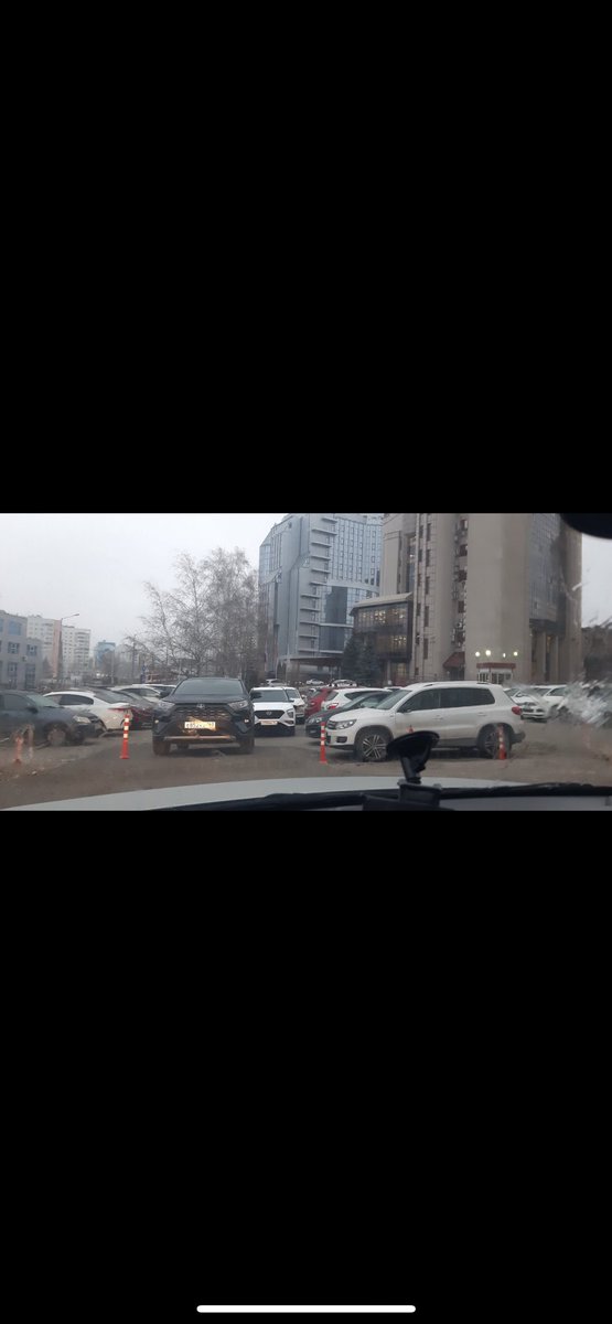 TanZayak's tweet photo. @E_Lapushkina @D_Azaroff @SamMobilePriem @EDDSSamara @sberbank Просим обратить внимание на самоуправство. Нет у нас не выезда ни заезда . Сбер что хотят то и творят. Врачи в дом отказываются ехать, проезда нет!!! Куда ещё в прокуратуру писать ?? https://t.co/Tcc1vr2IyJ