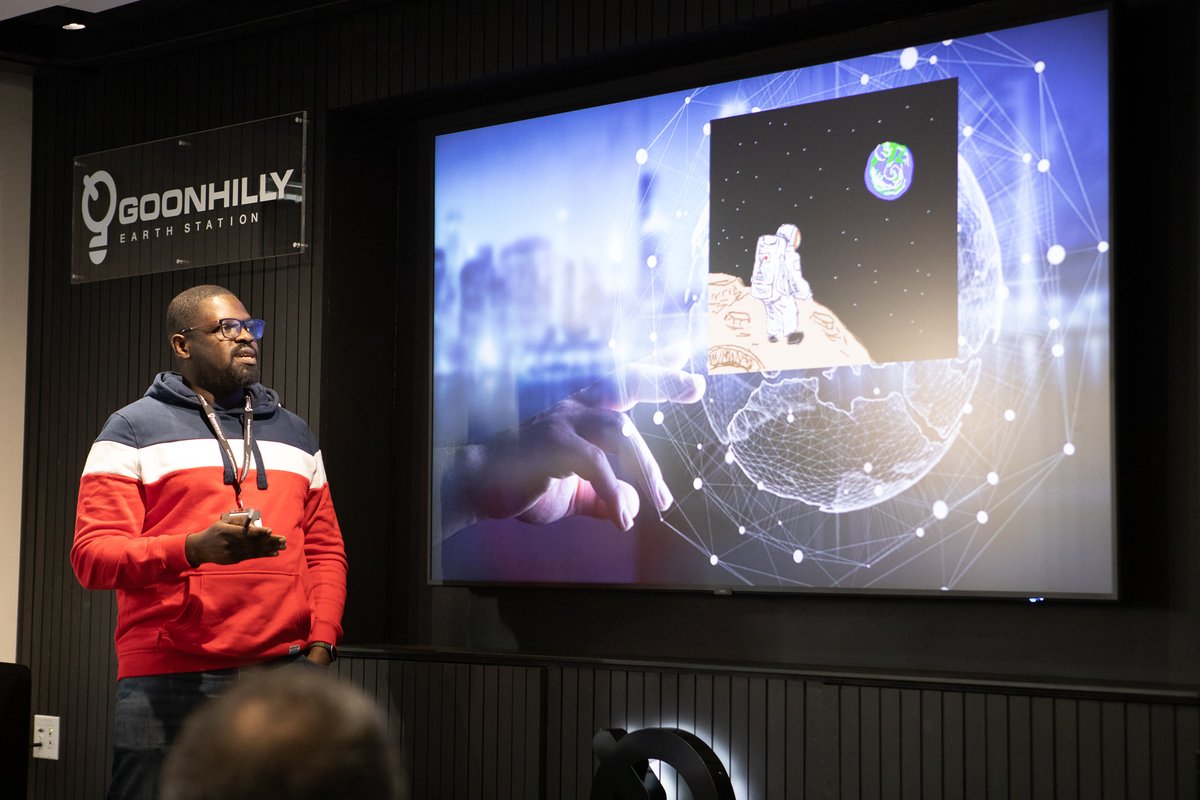 Meet Dr Salakpi!🎓Our student Edward <a href="/Eddie3x/">Eddie Efui Salakpi</a> has just passed his viva, becoming the 3rd <a href="/DARABigData/">DARA Big Data</a> PhD graduate! His work uses #BigData &amp; #remotesensing to predict the impact of climate on agriculture. Huge congrats Eddie &amp; good luck with your new postdoc role at <a href="/StirUni/">University of Stirling</a>! 👏