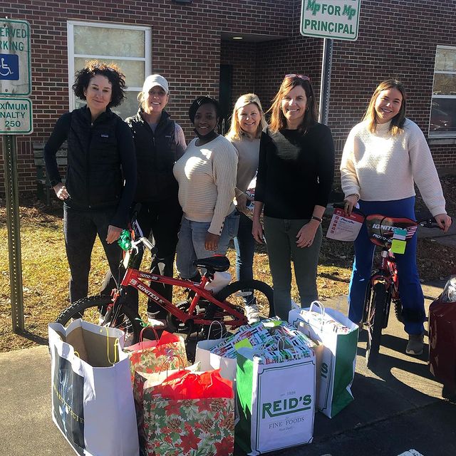 Thank you MP community from the @mphs_ptso Outreach Committee. Your generosity has provided gift cards and MP hoodies to 195 students and outfitted 23 families with gifts for the whole family. #thanksforcaring #maketheholidaysmerryandbright <a href="/CMSSupt/">Superintendent Earnest Winston</a>  <a href="/CharMeckSchools/">Charlotte-Mecklenburg Schools</a>