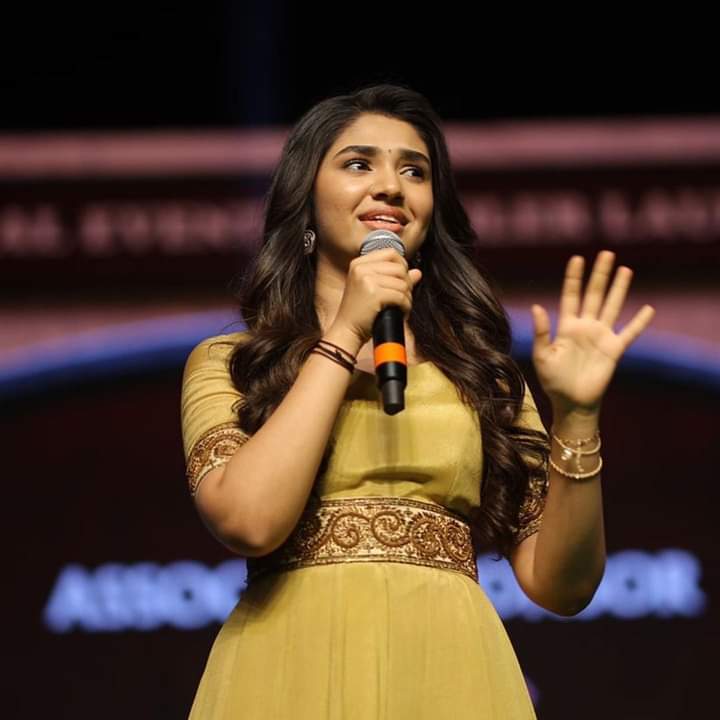 accountno_exist's tweet photo. Pictures of #Krithi shetty from #SSRRoyalEvent ❤️🤩

#krithishetty #shyamsingharoy 
@IamKrithiShetty https://t.co/D80i8cHVVz