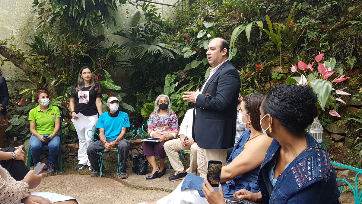 sofiospina_2014's tweet photo. Presentes esta manana en el reconocimiento como centro de apropiacion del conocimiento x parte de MinCiencias y Tecnologia al Mariposario #Andoke Cgto Los Andes. Un orgullo para nuestra Comunidad rural del Cgto Los Andes y para #Cali tener este tesoro en nuestro territorio.BRAVO! https://t.co/SBNXzc1yOW