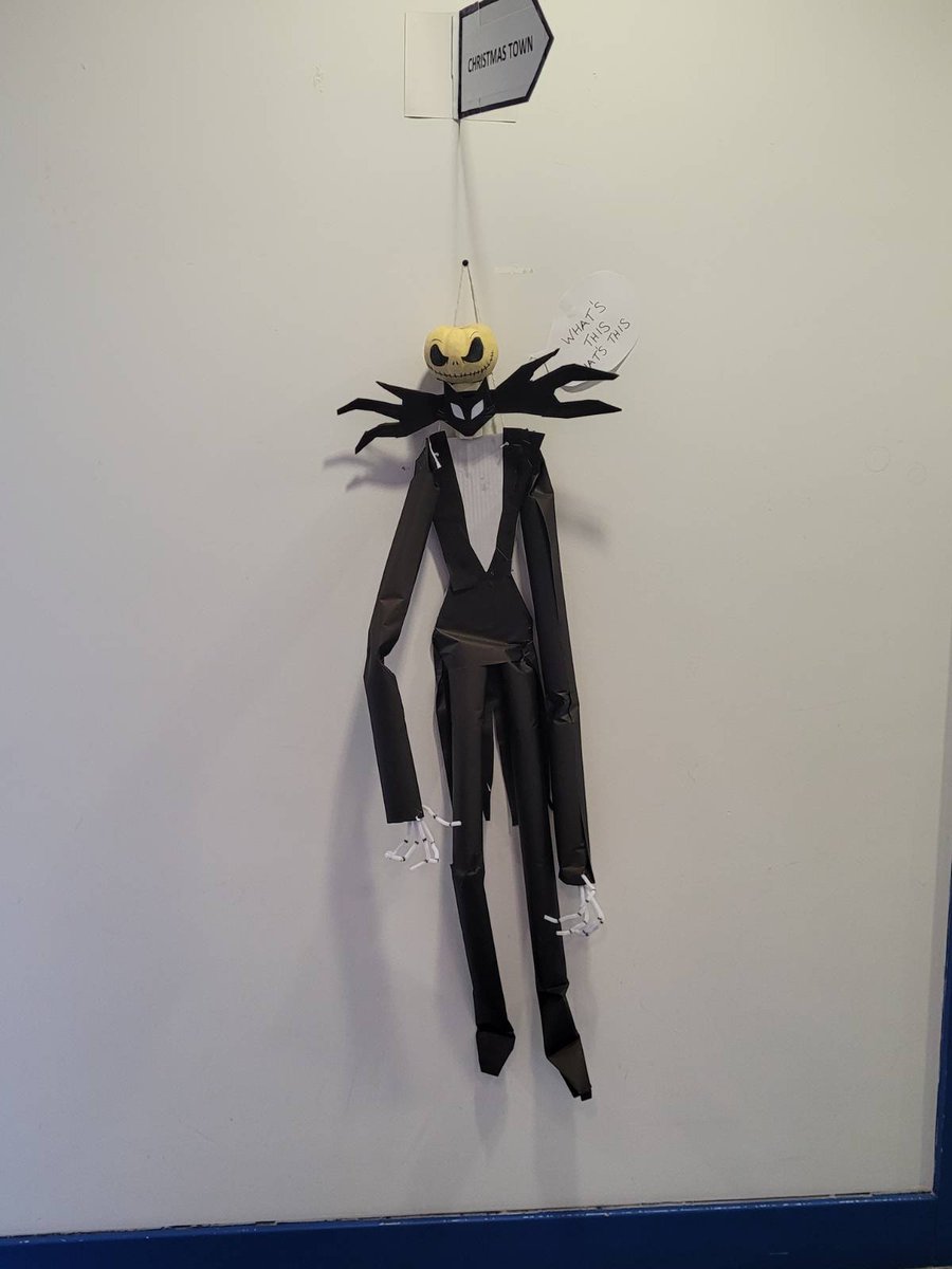 Welcome to Christmas Town! Our Nightmare before Christmas themed office features lots of recycled paper and toilet rolls, reused decorations and a real pumpkin head (we had 2 but one rotted lol). Eco and creative! Merry Christmas! @iiiglasgow #iiigreenchallenge