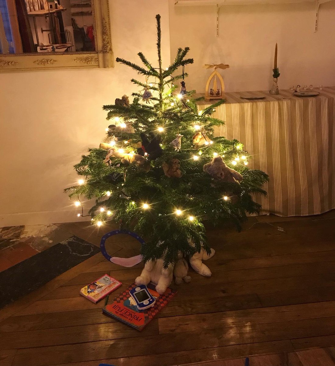 sakurabiscuits's tweet photo. #christmastree #decoretion #soon #クリスマスツリー を飾った。#もうすぐ ですね、#クリスマス https://t.co/3jGT5kCf4S