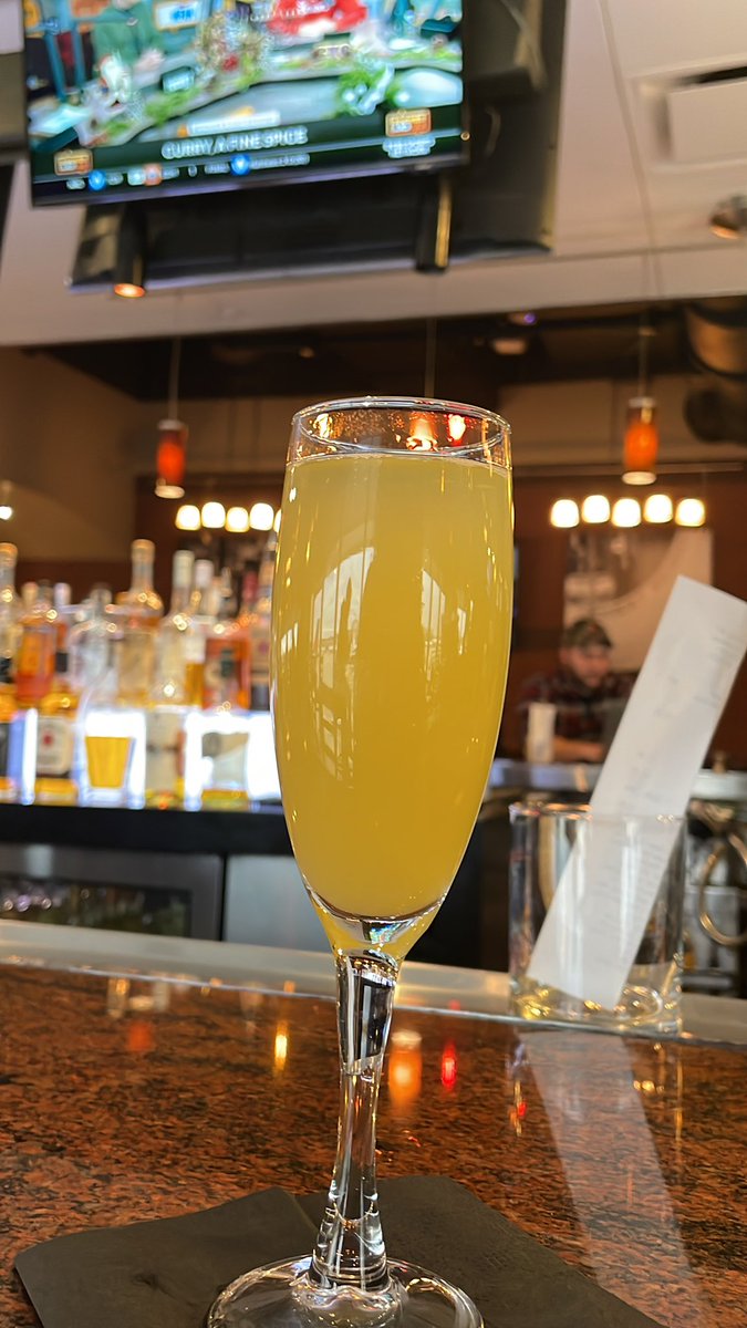 bianca007a's tweet photo. Only way to start your flight!!! #CaliHereICome https://t.co/BapxFaCRlM