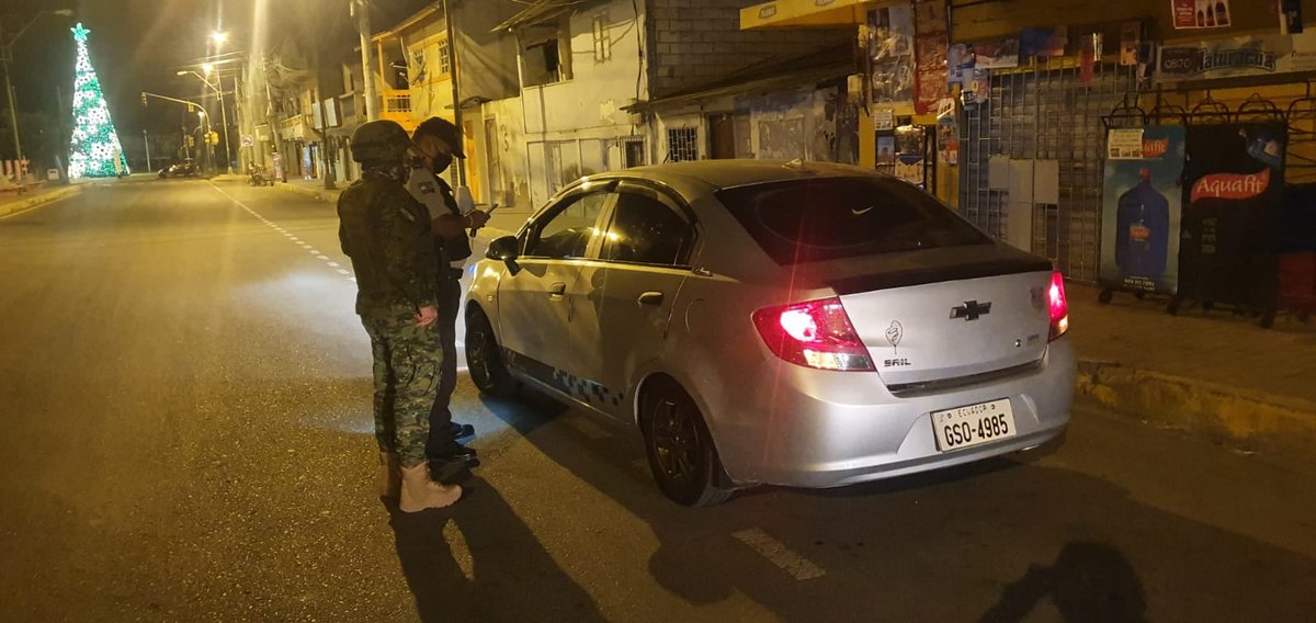 gobersantaelena's tweet photo. Cumpliendo el Decreto Presidencial N° 257 para precautelar la seguridad de la ciudadanía en todo el territorio nacional.
El gobierno del encuentro cumple con la seguridad en la provincia de Santa Elena.
#FFAACamex
#PlanNacionalDeSeguridad
#JuntosLoLogramos https://t.co/XK2XI8qs7w
