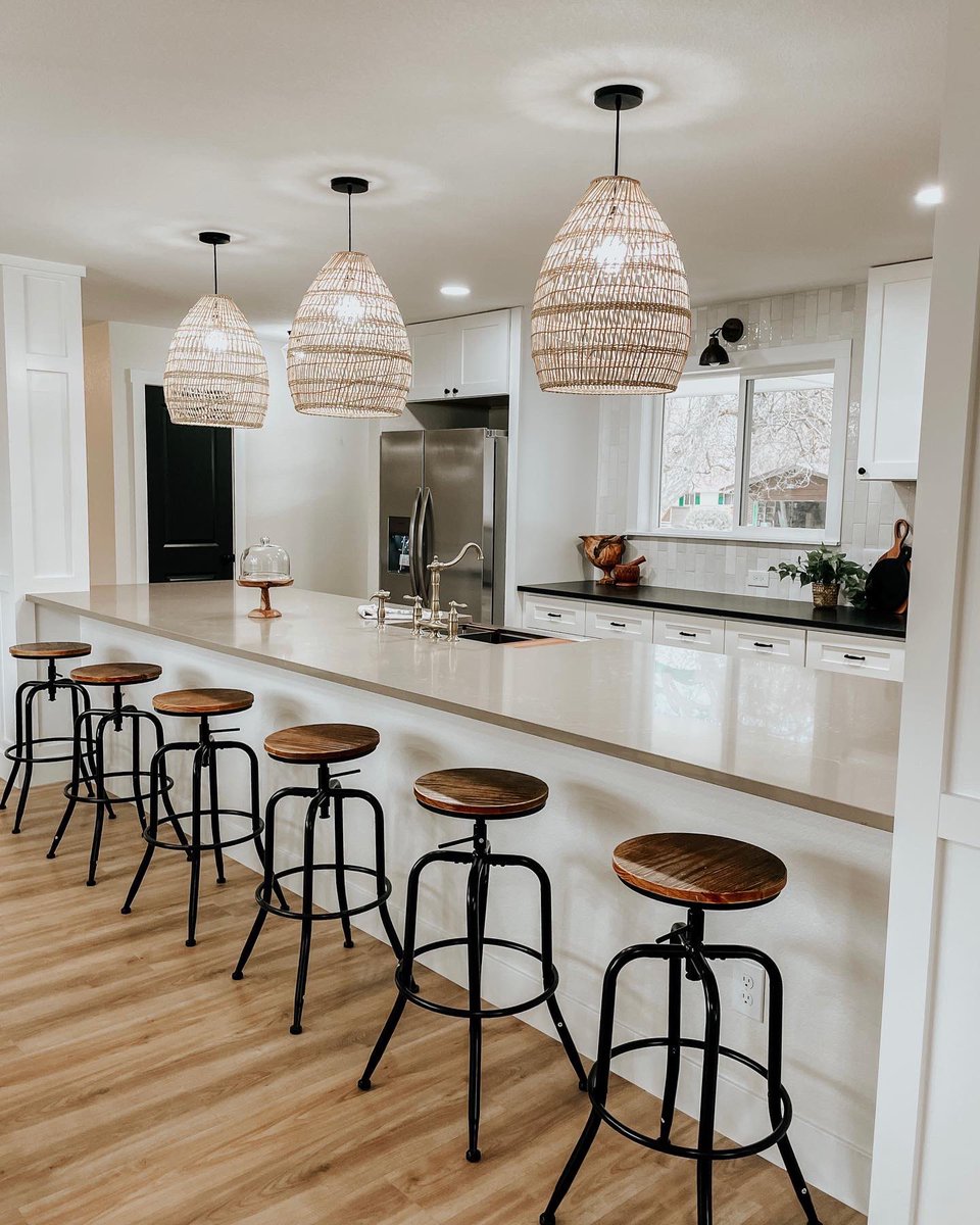 itslonihaskell's tweet photo. We finished our latest flip and already have it under contract! I can never decide which ones my favorite! This is a 16’ island! It’s massive and I’m obsessed with the countertop 😍. This kitchen wasn’t terrible before, but we did switch everything around per usual! https://t.co/kis1jbEzHU