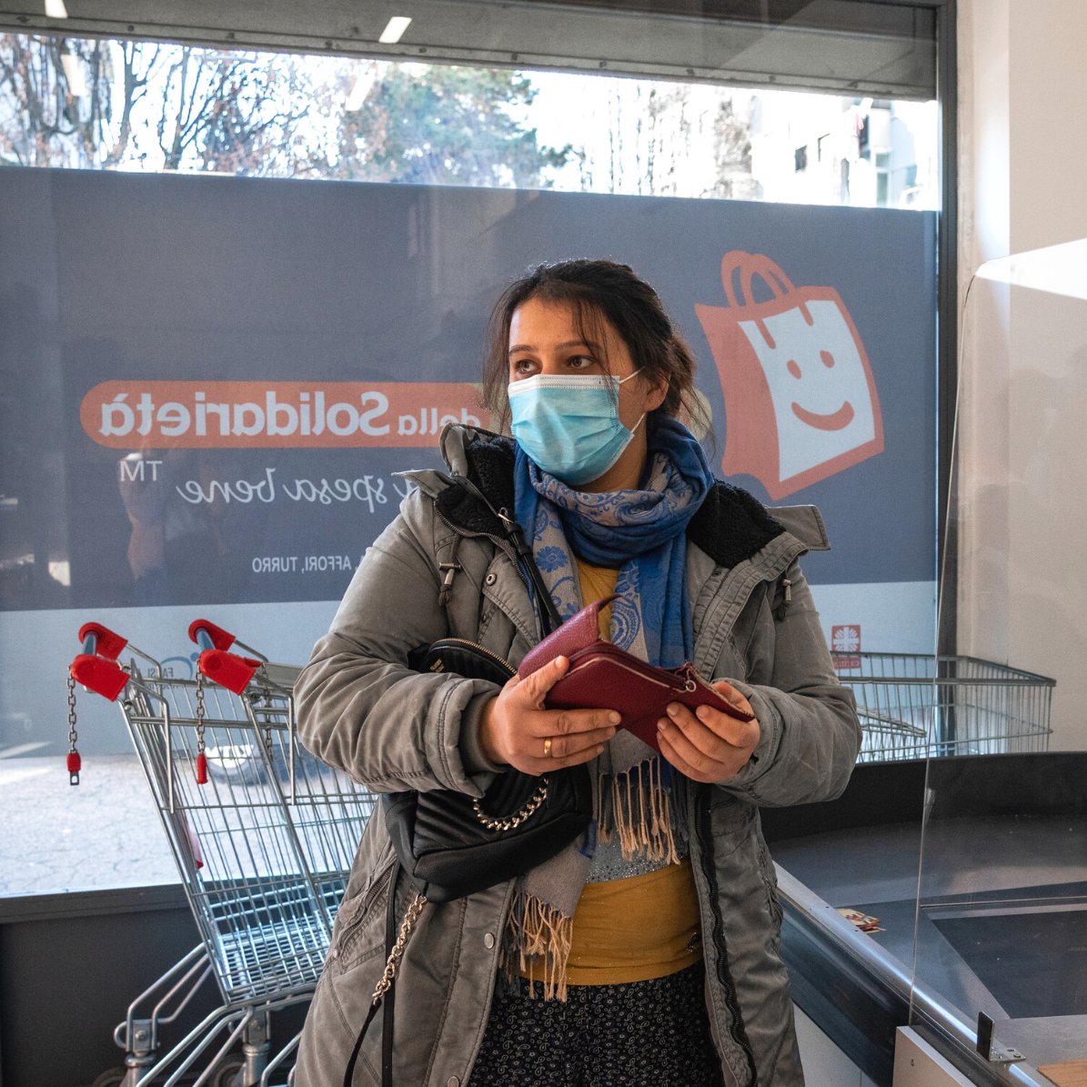 caritas_milano's tweet photo. Nel 2021 oltre 20.000 persone sono state costrette a chiedere aiuto a Caritas Ambrosiana per mettere qualcosa in tavola

È a loro che va il progetto Regali Solidali con un grande obiettivo: riuscire a raccogliere 10.000 spese alimentari

#StatodiEmergenza

https://t.co/nNGZb3Q7MQ https://t.co/3khtH0C3M1
