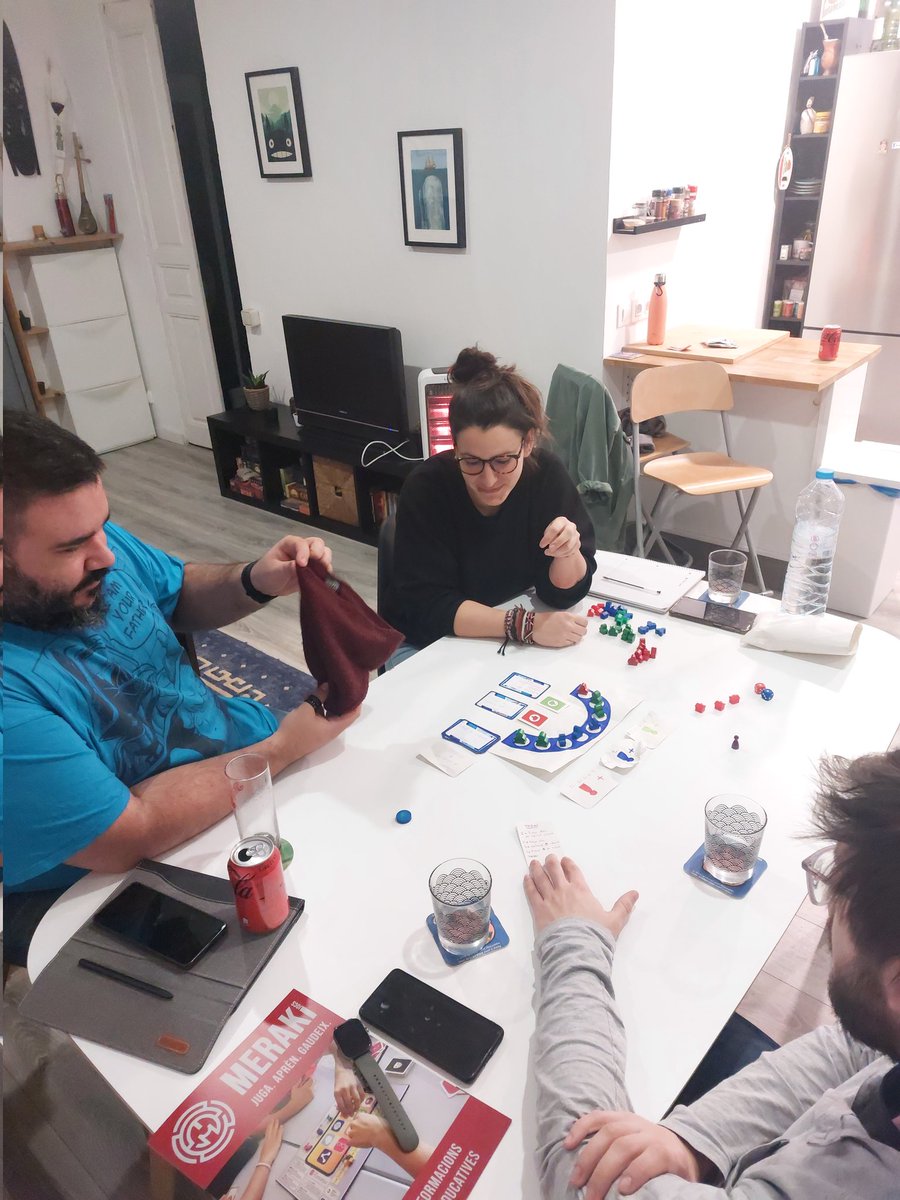 MerakiJocs's tweet photo. Donant-li voltes a Generis. Elnjoc dissenyat en 90 minuts al concurs de @revoludica a @ayudarjugando.
En sentireu a parlar... https://t.co/TiaFG2NguG
