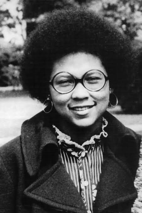 Dr. Simamkele Dlakavu (PhD) (@simamkeled) on Twitter photo “One of the most vital ways we sustain ourselves is by building communities of resistance, places where we know we are not alone.”- #bellhooks 💜🕊🕯️ “One of the most vital ways we sustain ourselves is by building communities of resistance, places where we know we are not alone.”- #bellhooks 💜🕊🕯️