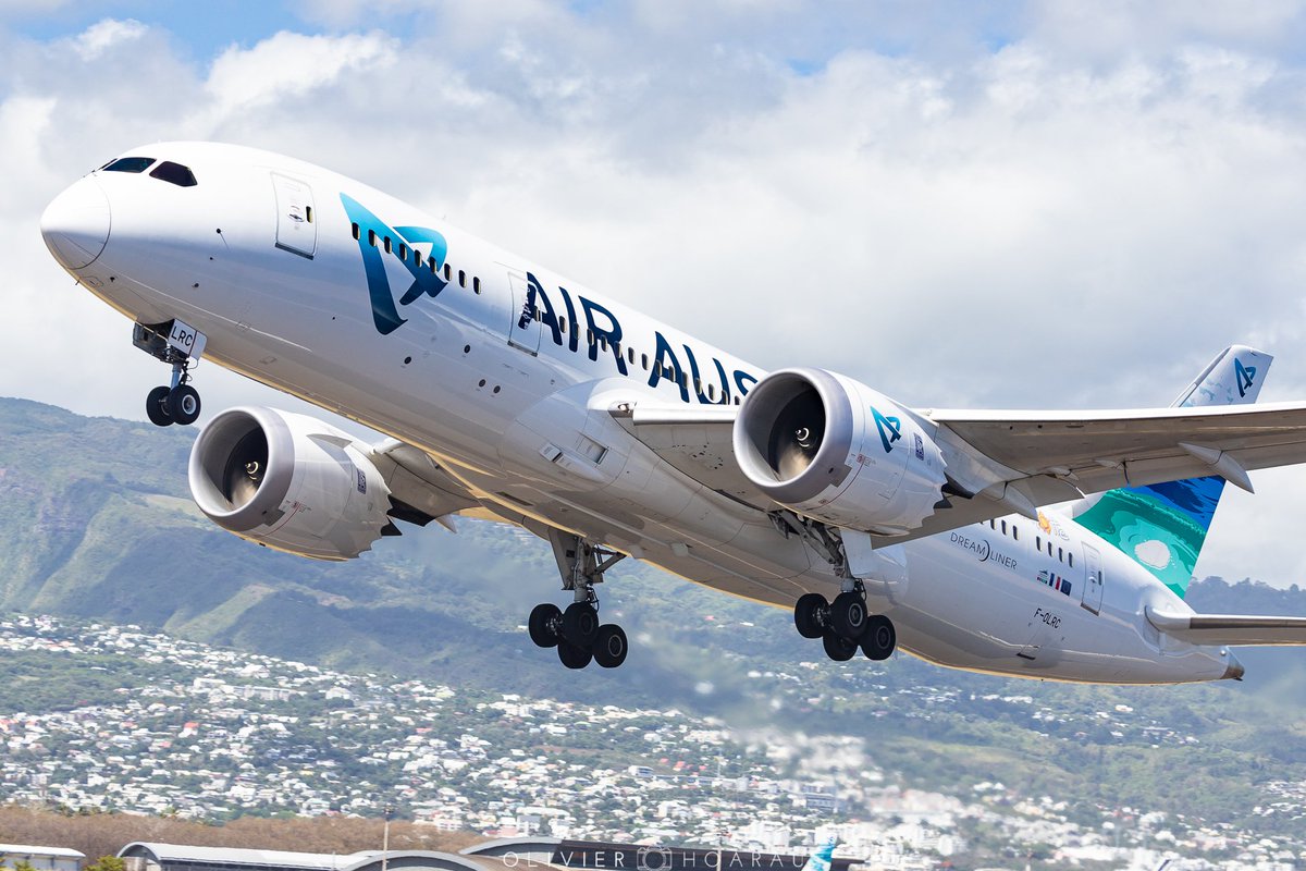 OlivierHoarau's tweet photo. ๐ซ๐ท #FOLRC or #Mayotte, one of the two #Dreamliner of @AirAustralUU on departure from #LaReunion โ๏ธ
#AvGeek #Boeing #B787 #Boeing787 #takeoff https://t.co/8ZxFc3HtLB