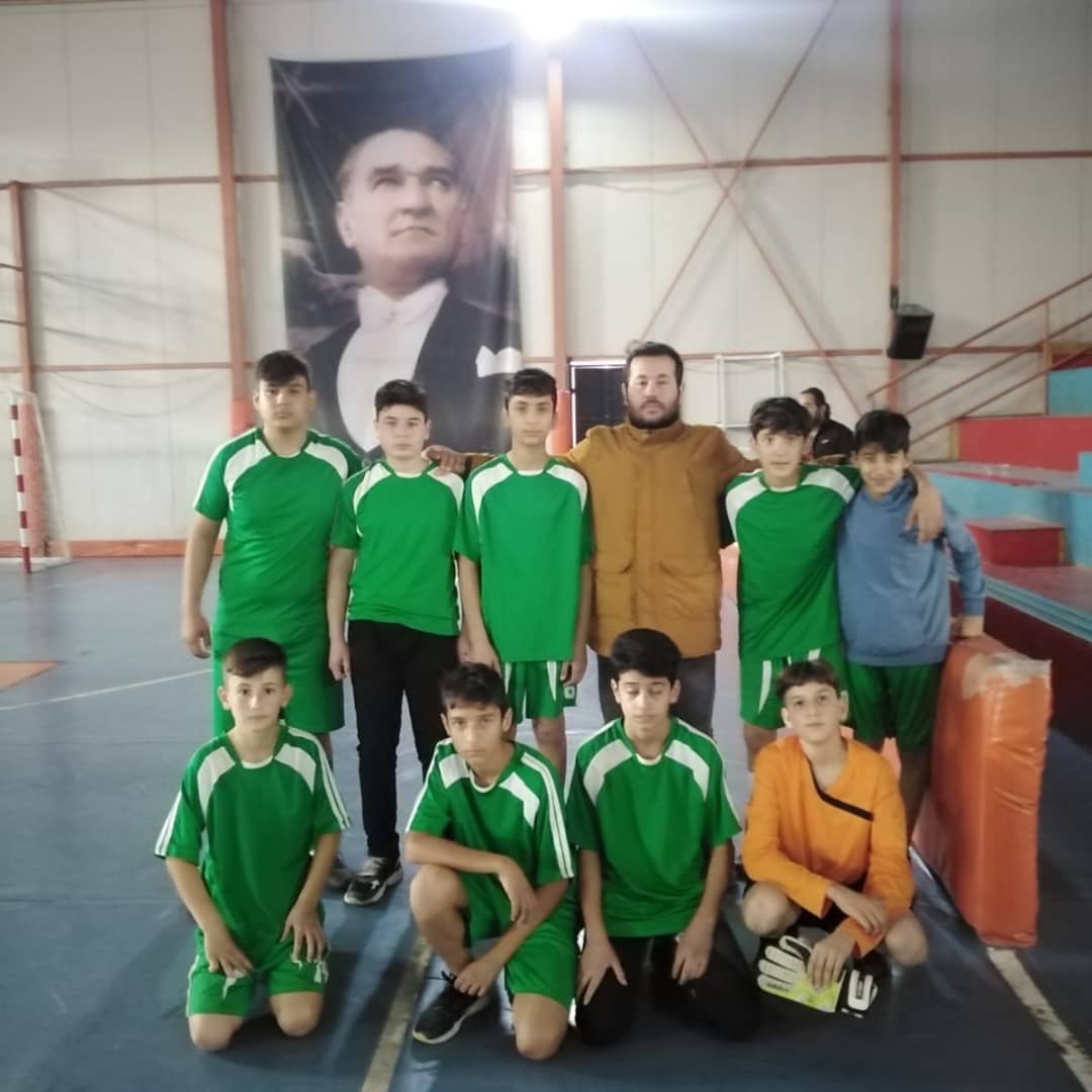 #DeğerkazandıranokulCİHO
Okulumuz futsal takımı  Ceyhan Üçüncüsü olmuştur.  Öğrencilerimize başarılar diliyor, Emeği geçen öğretmenlerimize teşekkür ediyoruz