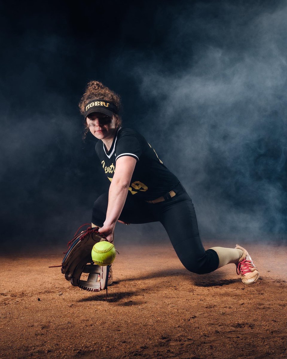 ChrissyVoth's tweet image. Big Sis &amp;amp; Lil Bro Ballers #lrsd #lrch #centraltigers