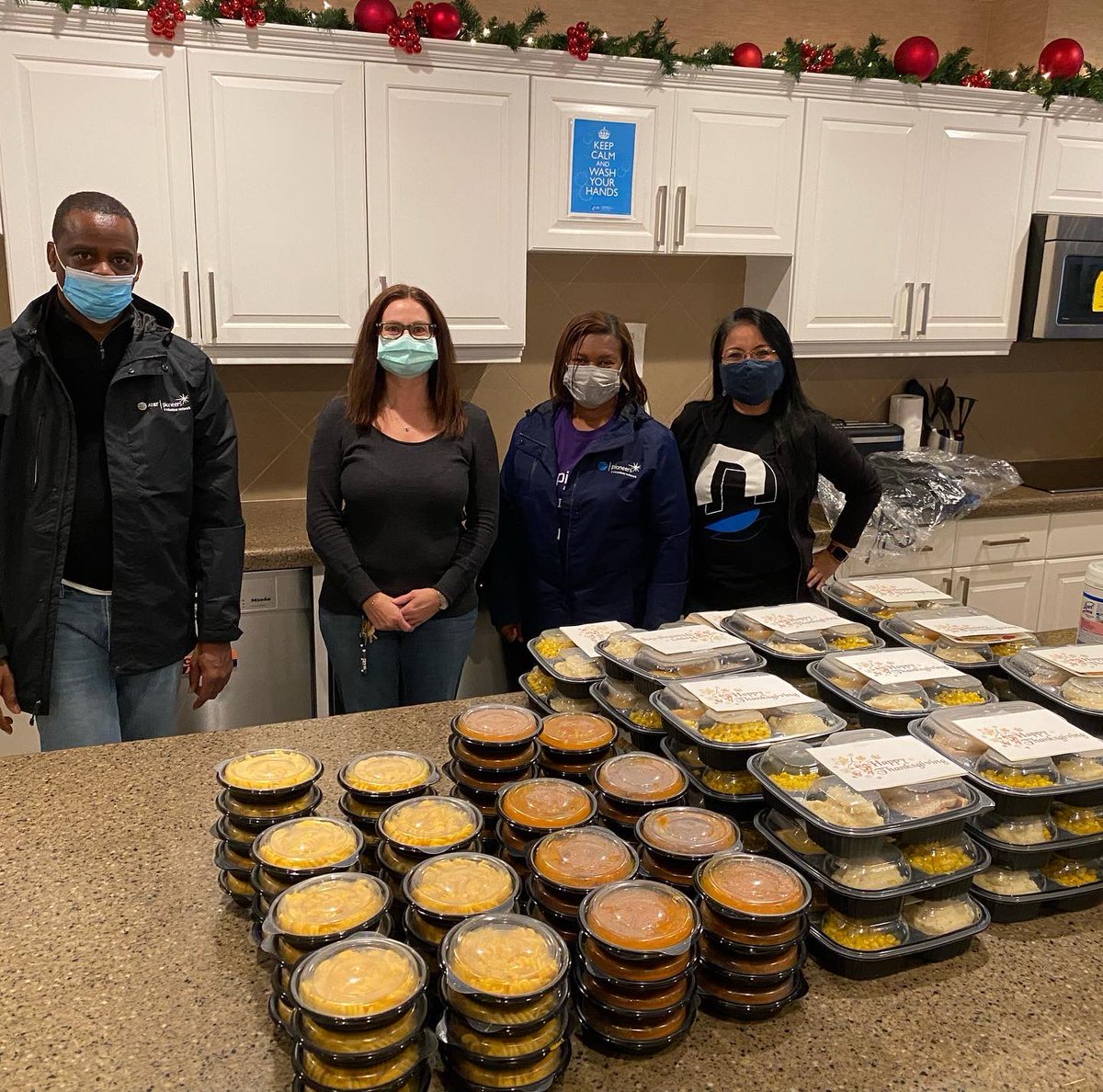FACES_Midwest's tweet photo. Last month, partnering with IL Pioneers, @attveteranserg IL & @northwestcompassinc, @faces_midwest provided over 70 meals to Freedom’s Path & Fisher House at the Hines VA campus @attimpact #attimpact #communityengagement #thanksgiving #faceseg #lifeatatt https://t.co/pYUZXZH8uH