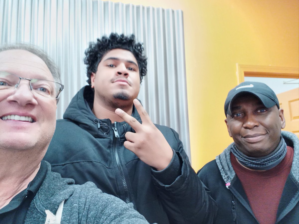 Side by Side selling with Octavius at Mobile One Wireless' 1238 S Robert St location.  <a href="/MarcecoNation/">Marceco Ltd</a> <a href="/KarlaOre17/">Karla Ore</a> <a href="/marcecosteve/">Steve Marvicsin</a>