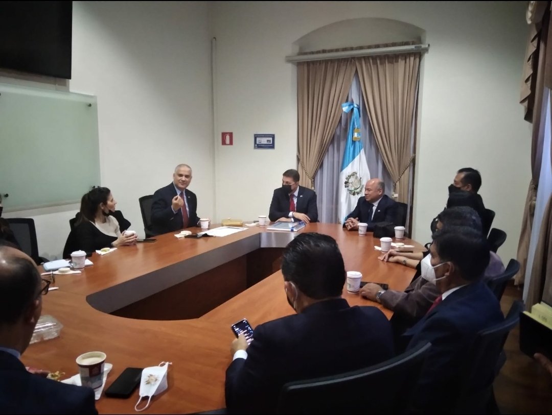MattanyaCohen's tweet image. Excelente reunión de trabajo entre @BibasHaim el alcalde de  ciudad Israelí de #Modiin y el presidente y miembros de la liga de amistad parlamentaria 🇬🇹🇮🇱. Acordamos fortalecer la cooperación entre los dos países y los dos gobiernos locales.
@IsraelinSpanish 
@IsraelinGT